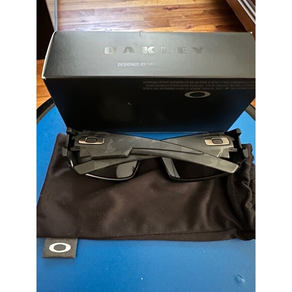 NWT Oakley OO9239-06 Crankshaft Sunglasses Matte Black / Black Iridium Polarized - Picture 3 of 6